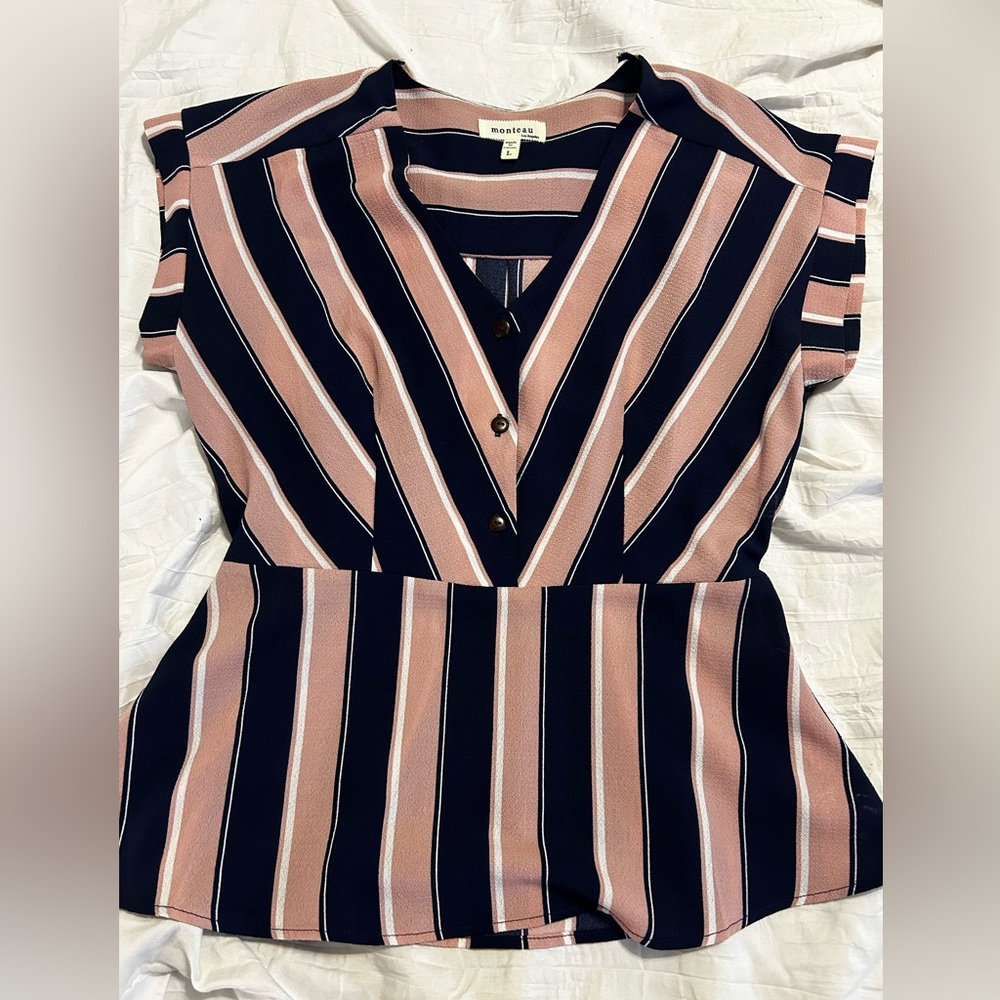 🌸💙Comfortable and dressy from day to night shirt